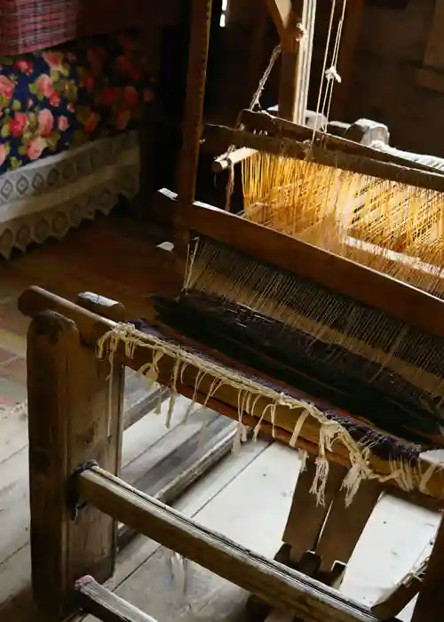 Loom place